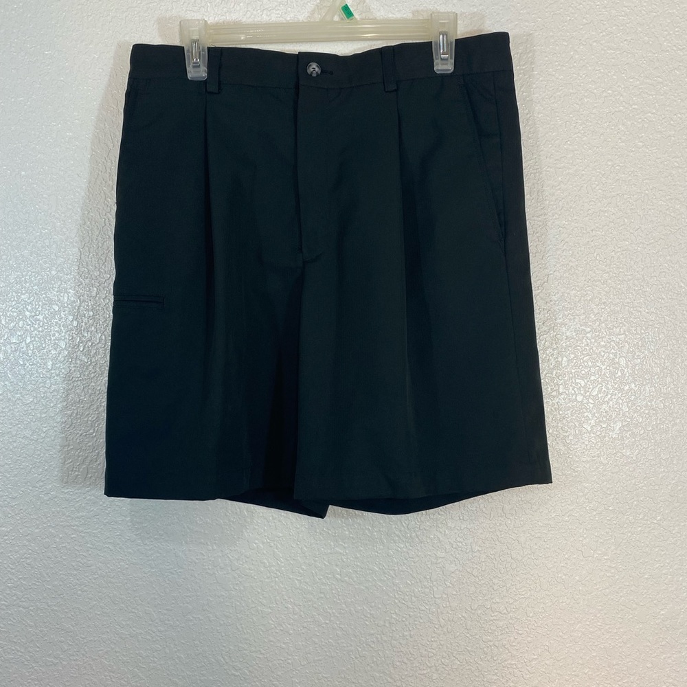 👁️3 x $20 with reg shipping Golf shorts sz 32 x 8”